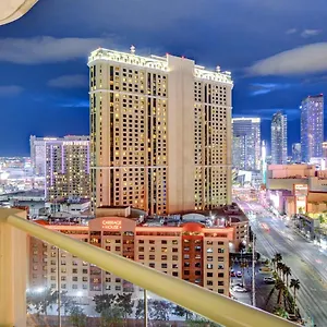 5* Hotel Lucky Gem Penthouse & Luxury At Signature Resort, Balcony Strip View 1607
